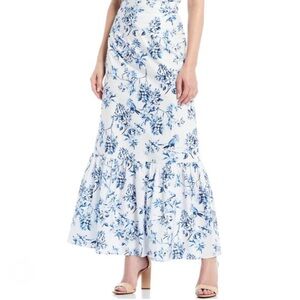 Born on Fifth X Antonio Melani Blue and white skirt size 6